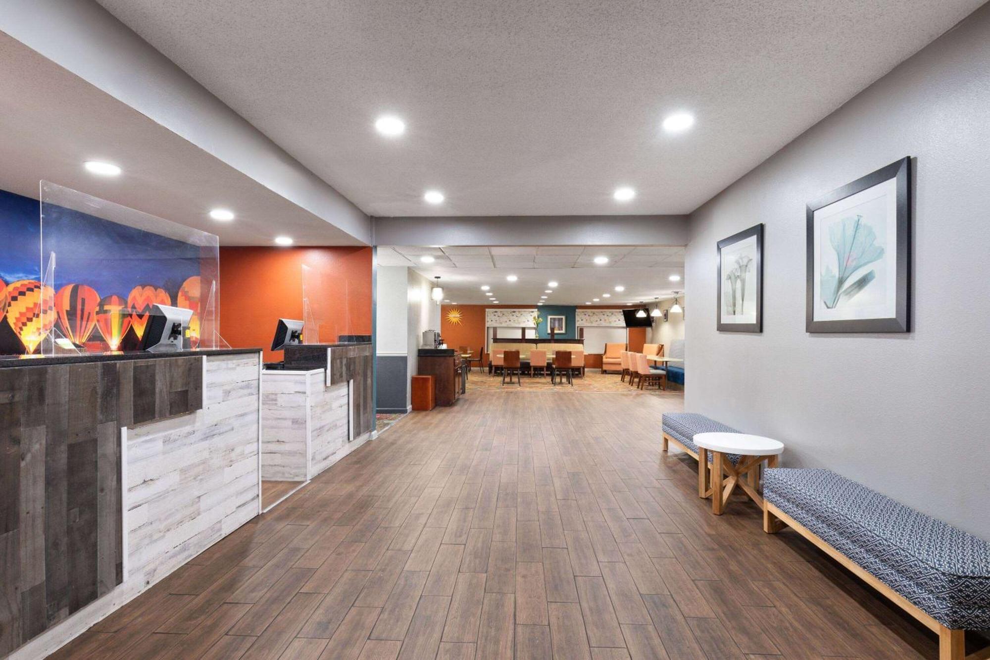 La Quinta Inn By Wyndham Decatur Alabama Εξωτερικό φωτογραφία
