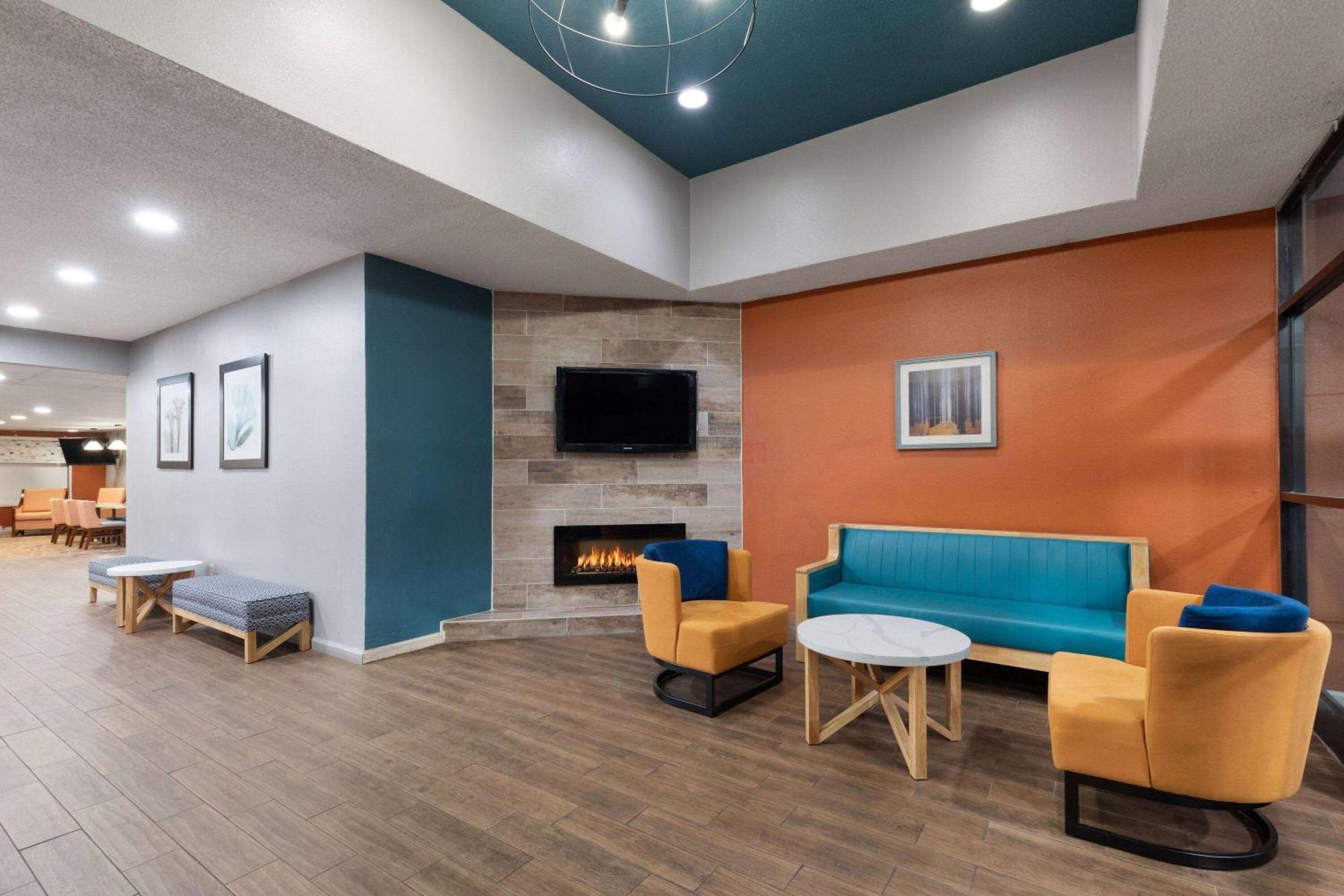 La Quinta Inn By Wyndham Decatur Alabama Εξωτερικό φωτογραφία