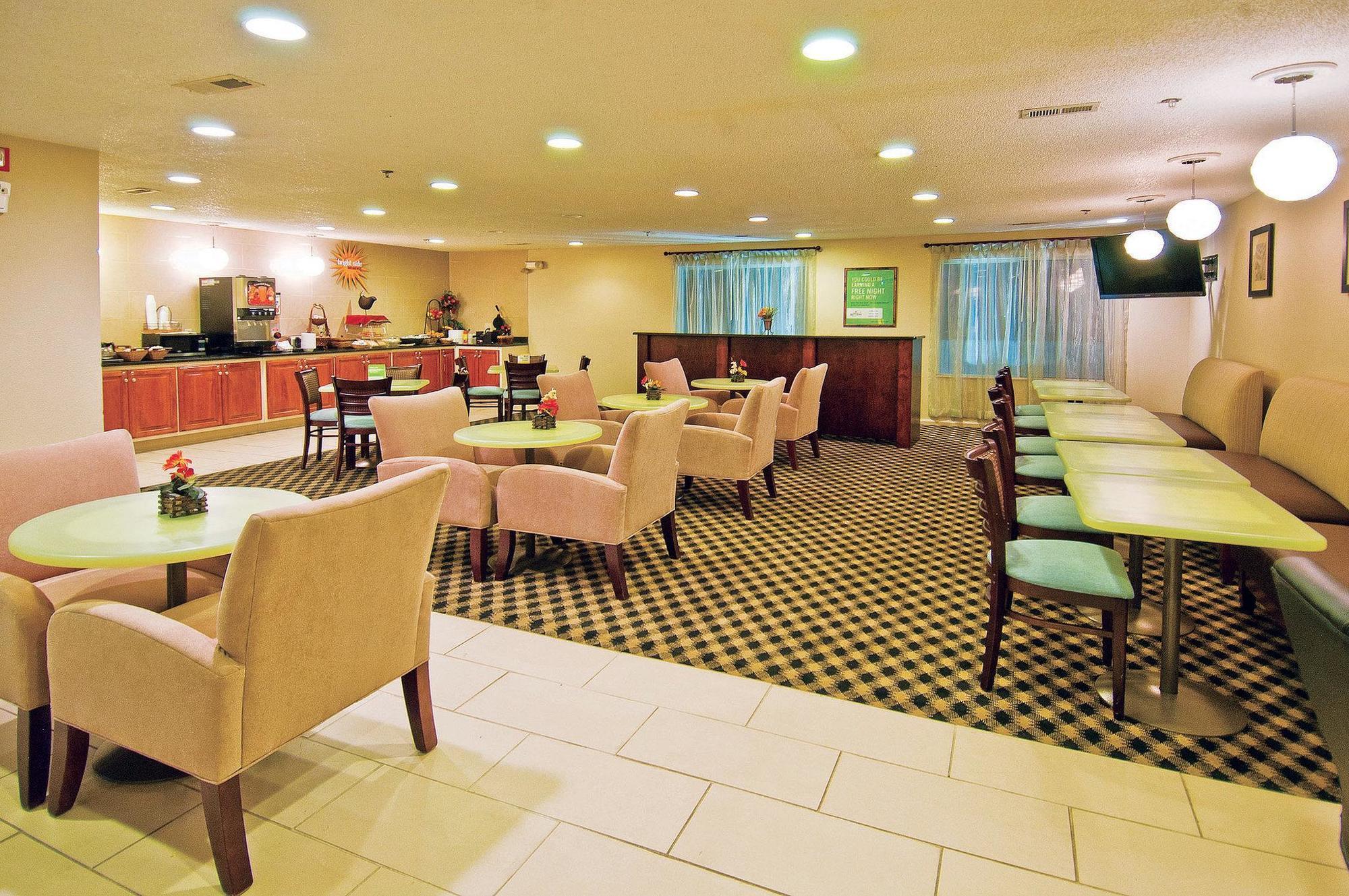 La Quinta Inn By Wyndham Decatur Alabama Εξωτερικό φωτογραφία